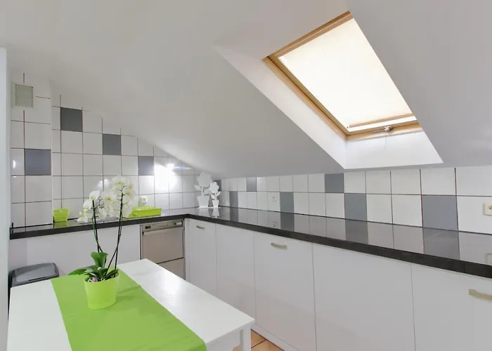 Han/Misafirhane Rozany